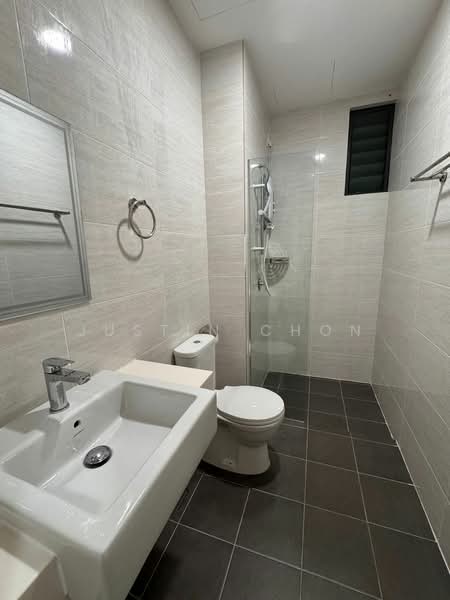 Kondominium untuk Disewa di Brezza Hill - Justin Chon - Bathroom - PropertyGuru.com.my
