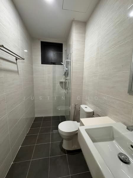 Kondominium untuk Disewa di Brezza Hill - Justin Chon - Bathroom - PropertyGuru.com.my