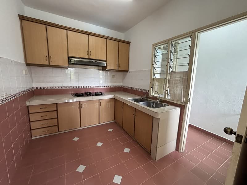 Condominium for Sale at Villa OUG - Josh Yong - Kitchen - PropertyGuru.com.my