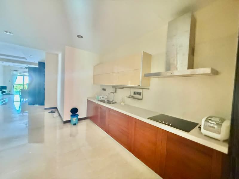 Condominium for Sale at Moonlight Bay - Quvee Ooi - Kitchen - PropertyGuru.com.my