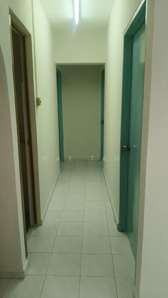 Pangsapuri untuk Dijual di Taman Pekaka Block 31 - May Tan - Corridor - PropertyGuru.com.my