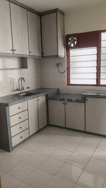 Pangsapuri untuk Dijual di Taman Pekaka Block 31 - May Tan - Kitchen - PropertyGuru.com.my
