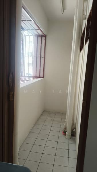 Pangsapuri untuk Dijual di Taman Pekaka Block 31 - May Tan - Balcony - PropertyGuru.com.my