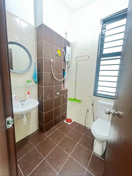 1-storey Terraced House for Rent in Taman Pelangi Indah (Ulu Tiram) - Elena Lim - Bathroom - PropertyGuru.com.my