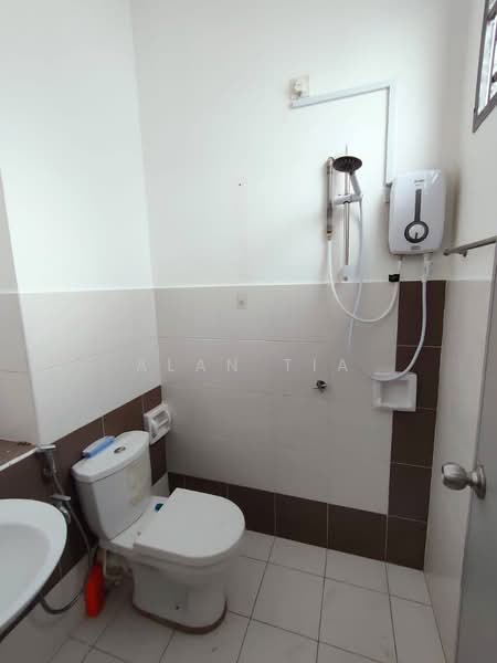 Rumah Teres 2 Tingkat untuk Disewa di Taman Setia Indah (Tebrau) - Alan Tia - Bathroom - PropertyGuru.com.my