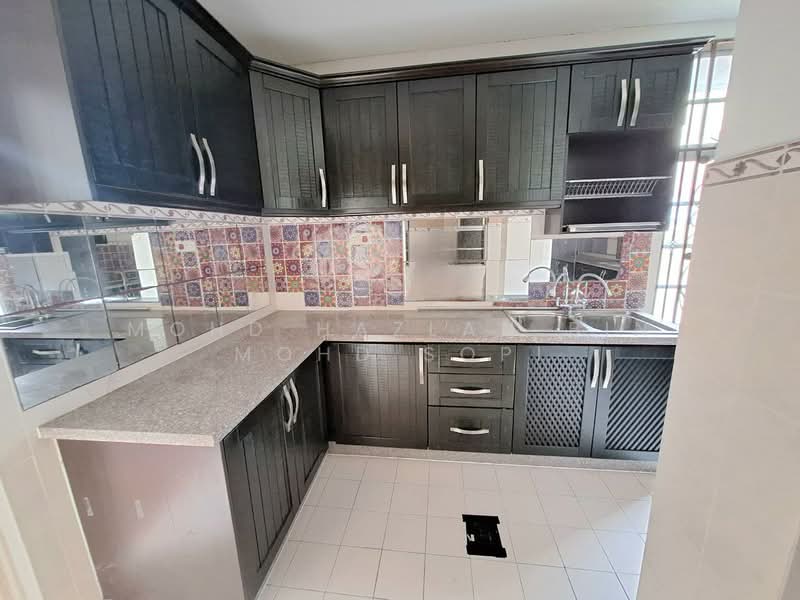 2-storey Terraced House for Sale in Denai Alam (Shah Alam) - Mohd Hazlan bin Mohd Sopi - Kitchen - PropertyGuru.com.my