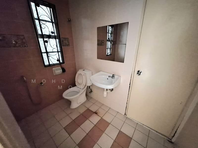 2-storey Terraced House for Sale in Denai Alam (Shah Alam) - Mohd Hazlan bin Mohd Sopi - Bathroom - PropertyGuru.com.my