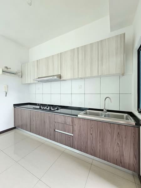 Apartment for Sale at Ponderosa Lakeside Apartment - Wil Mong - Kitchen - PropertyGuru.com.my