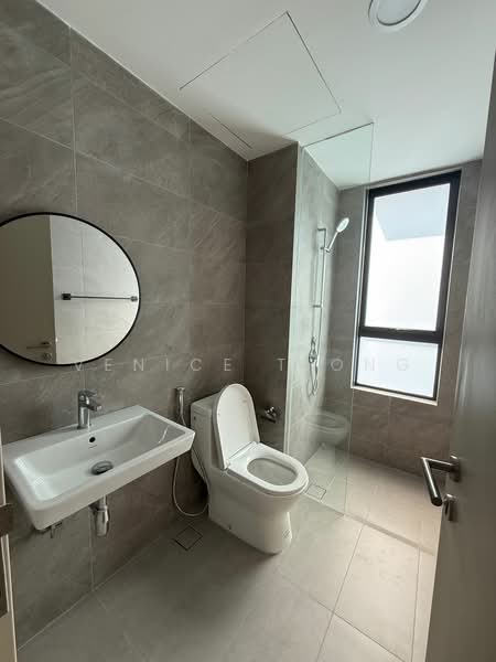 Kondominium untuk Disewa di Quinn Residence - Venice Tiong - Bathroom - PropertyGuru.com.my