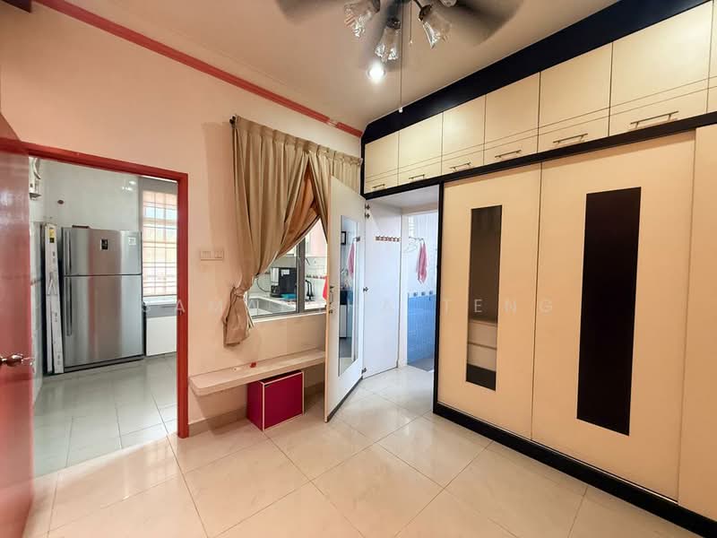 Rumah Teres 1 Tingkat untuk Dijual di Taman Setia Indah (Tebrau) - Samantha Teng - Kitchen - PropertyGuru.com.my