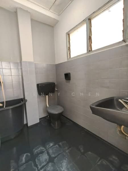 2-storey Terraced House for Sale in Taman Silibin (Ipoh) - PENNY CHEN - Bathroom - PropertyGuru.com.my