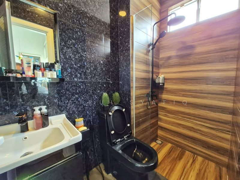 Semi-Detached House for Sale in Setia Eco Park (Setia Alam) - Khairul Syafiq - Bathroom - PropertyGuru.com.my
