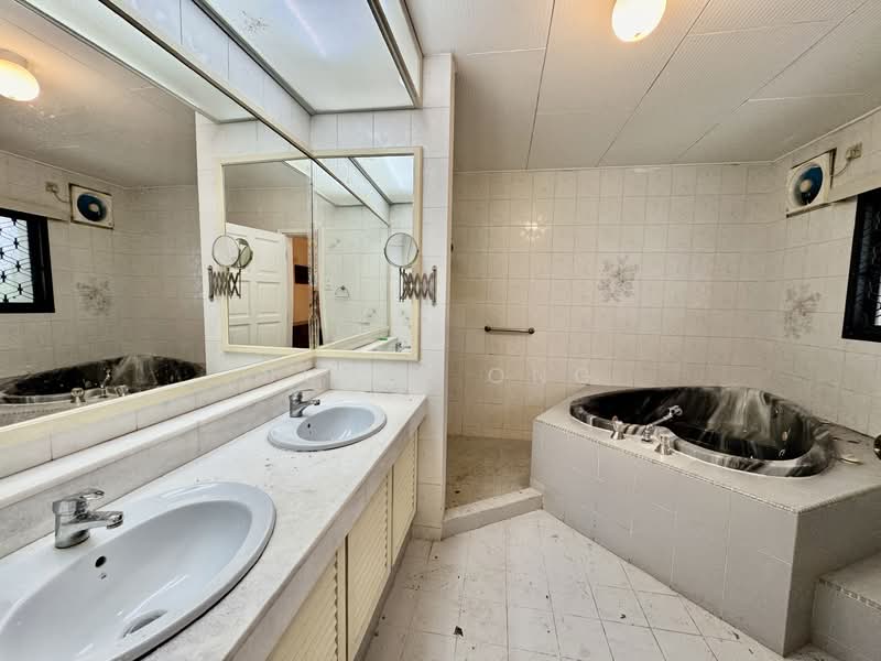 Rumah Banglo untuk Disewa di Bukit Tunku (Kenny Hills) (Kuala Lumpur) - Susie Ong - Bathroom - PropertyGuru.com.my