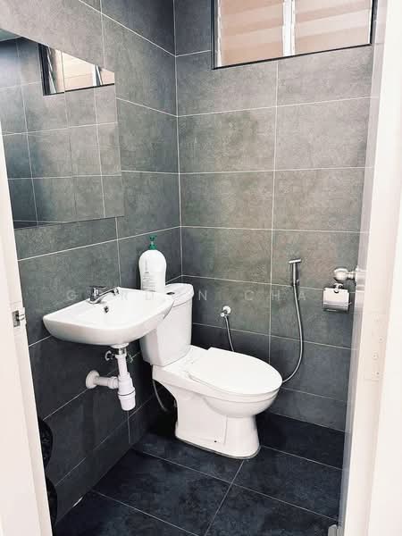 Service Residence for Rent at Midas @ Seri Alam - Gordon Chai - Bathroom - PropertyGuru.com.my