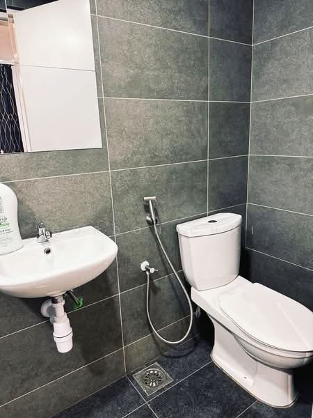 Service Residence for Rent at Midas @ Seri Alam - Gordon Chai - Bathroom - PropertyGuru.com.my