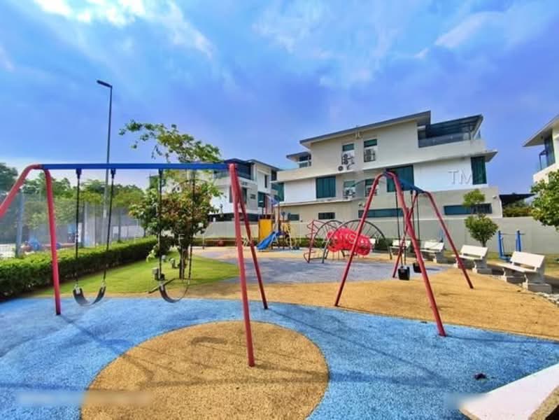 Semi-Detached House for Sale in Subang Jaya (Selangor) - Fifi Natasya - Exterior - PropertyGuru.com.my