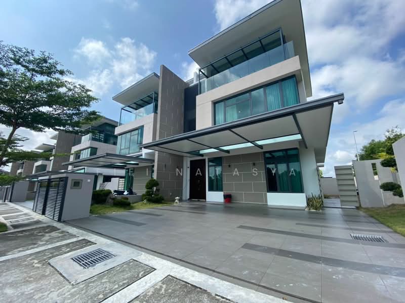 Semi-Detached House for Sale in Subang Jaya (Selangor) - Fifi Natasya - Exterior - PropertyGuru.com.my