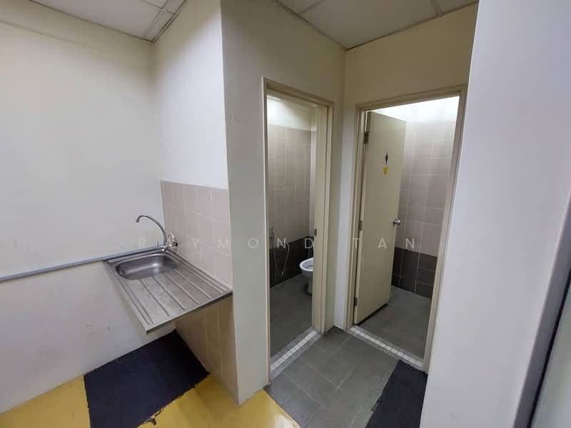 Office for Sale in Bandar Damansara Perdana (Damansara Perdana) - Raymond Tan - Bathroom - PropertyGuru.com.my