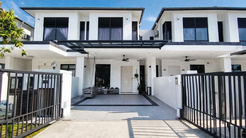 2-storey Terraced House for Sale in Shah Alam (Selangor) - Afiqah . - Exterior - PropertyGuru.com.my