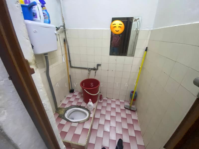 Rumah Teres 1 Tingkat untuk Dijual di Taman Ungku Tun Aminah (Skudai) - Alviss Tay - Bathroom - PropertyGuru.com.my