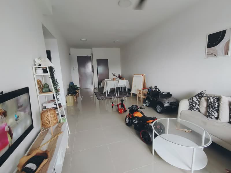 Service Residence for Sale at Amerin Residence - Yeong . - Living Room - PropertyGuru.com.my