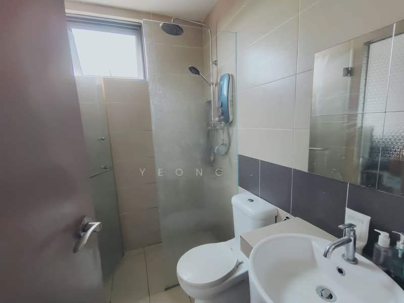 Service Residence for Sale at Amerin Residence - Yeong . - Bathroom - PropertyGuru.com.my