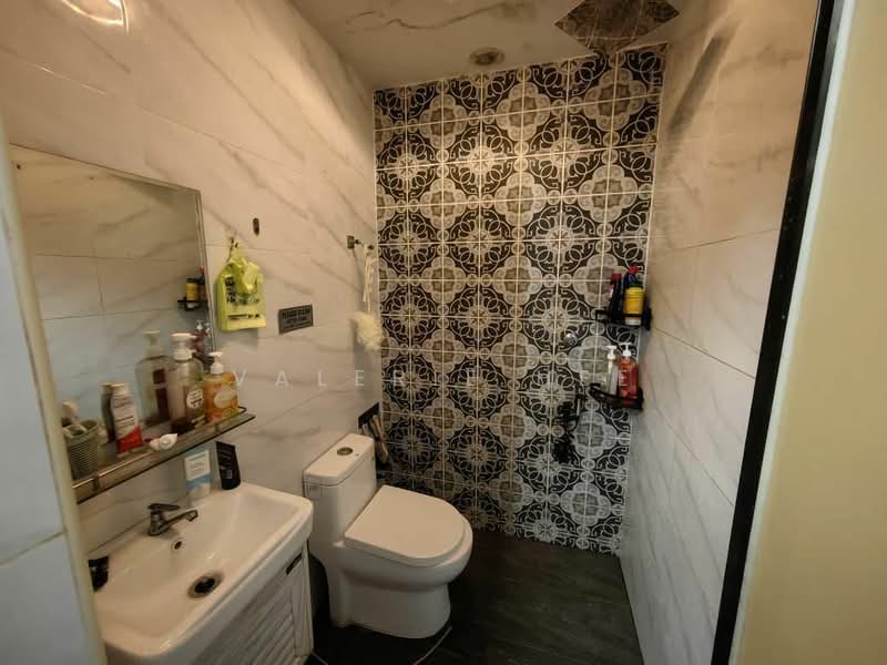 1-storey Terraced House for Sale in Taman Puteri Wangsa (Ulu Tiram) - Valerie Hee - Bathroom - PropertyGuru.com.my