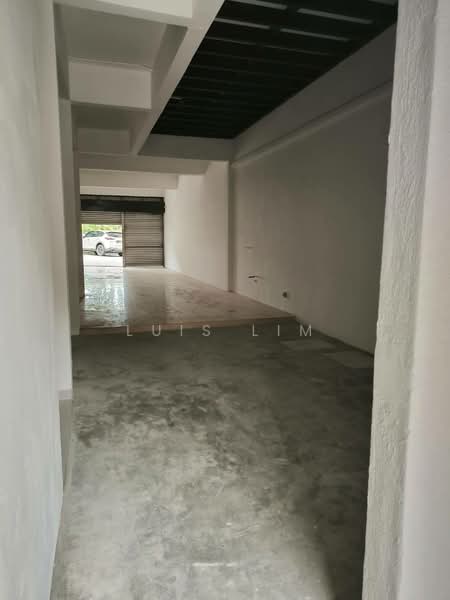 Shop for Rent in Taman Ungku Tun Aminah (Skudai) - Luis Lim - Entrance - PropertyGuru.com.my