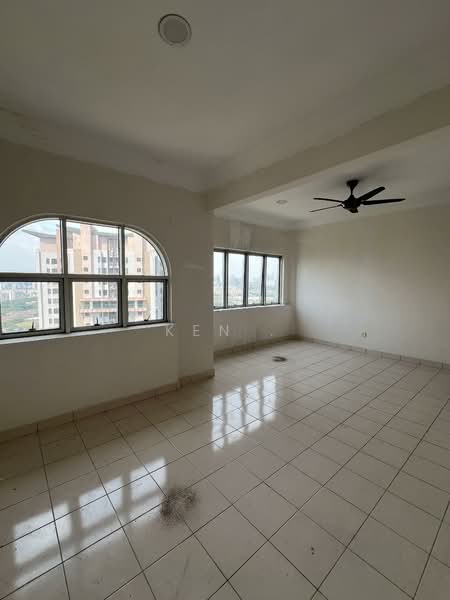 Pangsapuri untuk Dijual di Sri Bayu Apartments - Ken . - Living Room - PropertyGuru.com.my