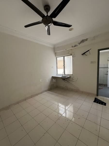Pangsapuri untuk Dijual di Sri Bayu Apartments - Ken . - Interior - PropertyGuru.com.my