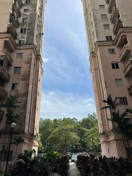 Pangsapuri untuk Dijual di Sri Bayu Apartments - Ken . - Exterior - PropertyGuru.com.my