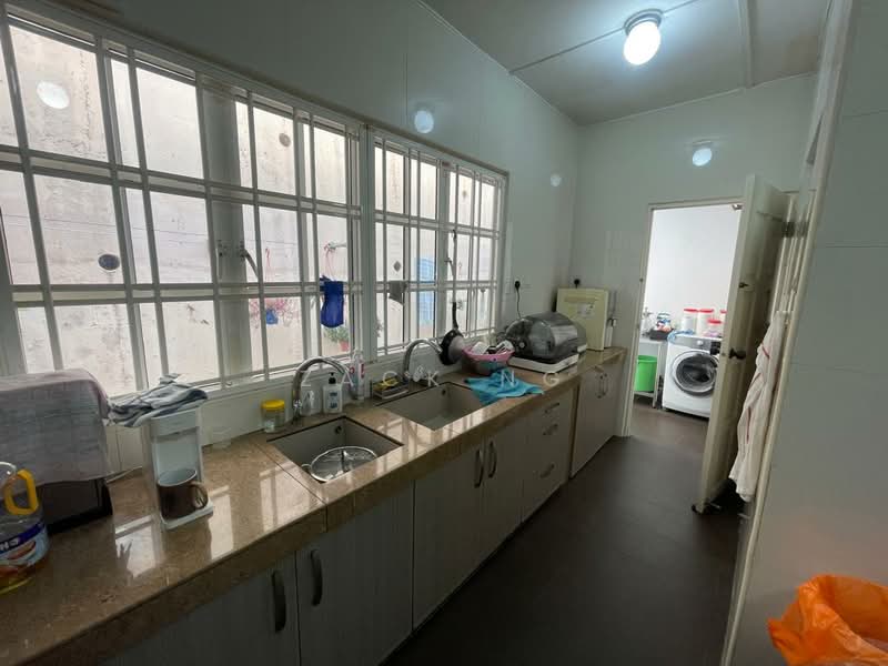 Rumah Teres 2 Tingkat untuk Dijual di Taman Tun Dr. Ismail (Kuala Lumpur) - Zack Ng - Kitchen - PropertyGuru.com.my