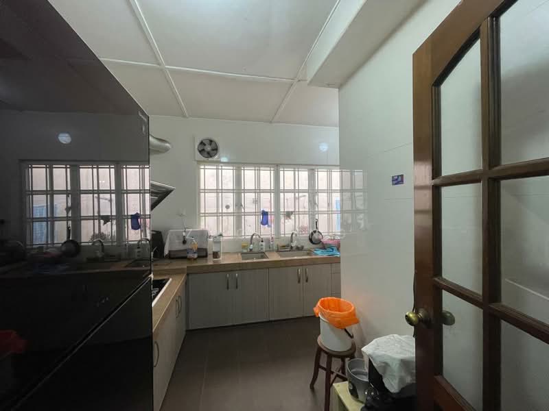 Rumah Teres 2 Tingkat untuk Dijual di Taman Tun Dr. Ismail (Kuala Lumpur) - Zack Ng - Kitchen - PropertyGuru.com.my