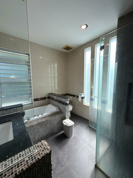 Rumah Banglo untuk Disewa di Kuchai Lama (Kuala Lumpur) - Alex Wong - Bathroom - PropertyGuru.com.my