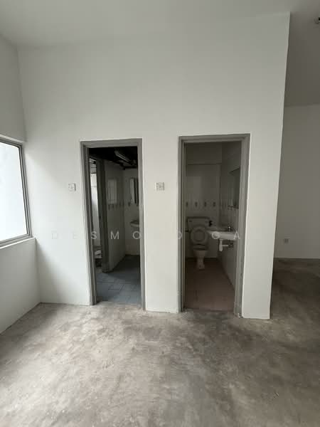Office for Rent in Usj 1 (Subang Jaya) - Desmond Gan - Bathroom - PropertyGuru.com.my