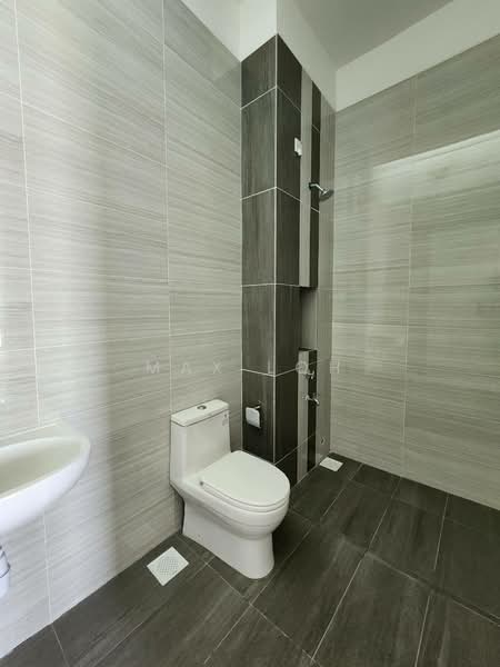 Semi-Detached House for Sale in Kulai (Johor) - Max Loh - Bathroom - PropertyGuru.com.my