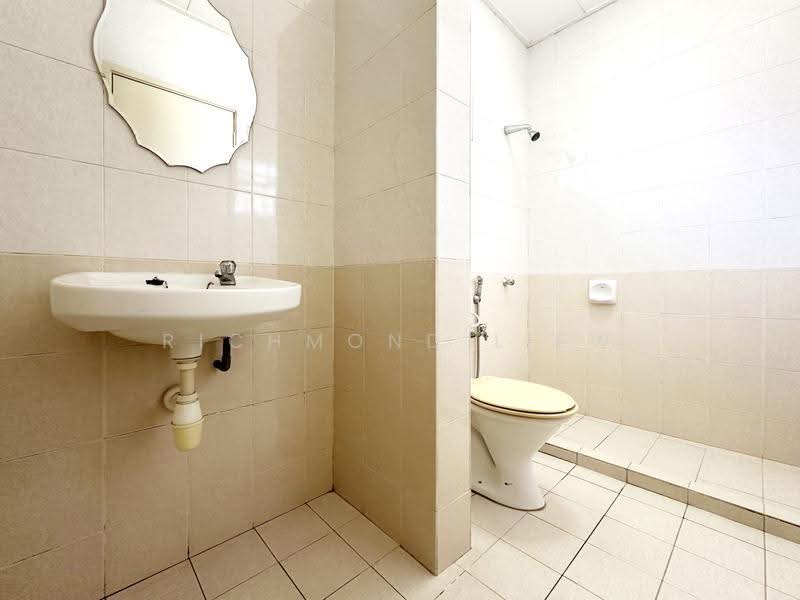 Rumah Banglo untuk Dijual di Kota Emerald (Rawang) - Richmond Liew - Bathroom - PropertyGuru.com.my