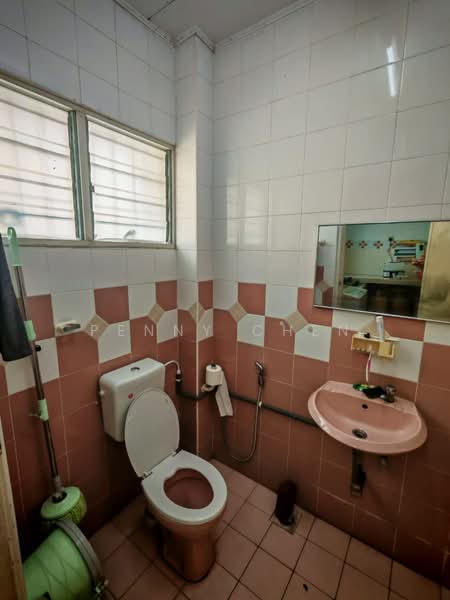 2-storey Terraced House for Sale in Taman Pinji Perdana (Lahat) - PENNY CHEN - Bathroom - PropertyGuru.com.my