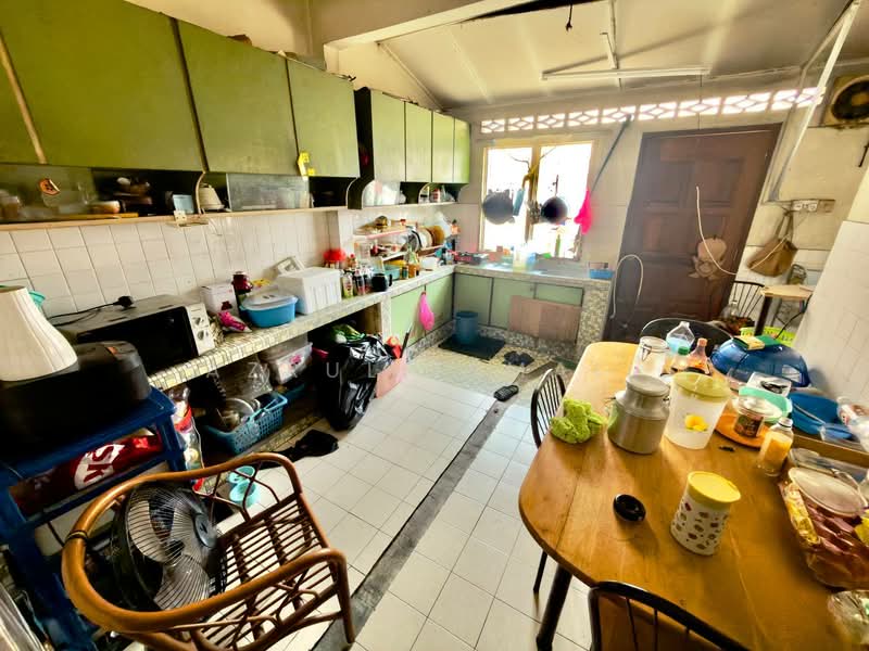 1-storey Terraced House for Sale in Taman Sri Segambut (Segambut) - Azrul Ismail - Kitchen - PropertyGuru.com.my