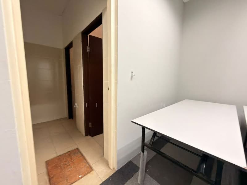 Shop for Rent in Kuching (Sarawak) - Alice Kon - Interior - PropertyGuru.com.my