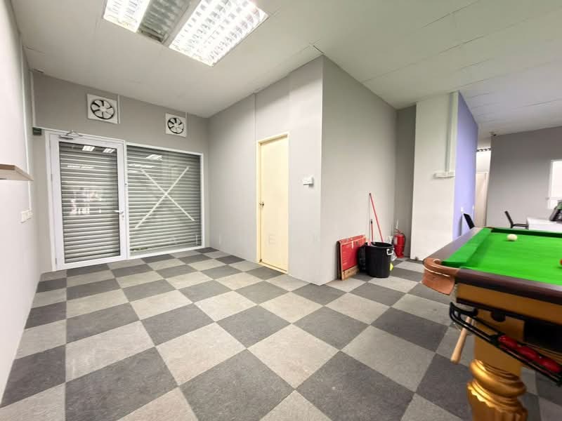 Shop for Rent in Kuching (Sarawak) - Alice Kon - Interior - PropertyGuru.com.my