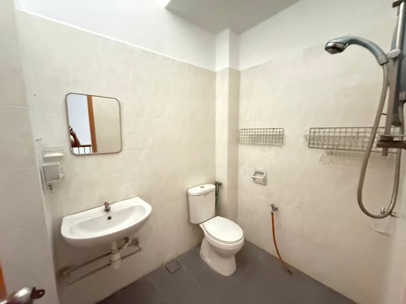 2-storey Terraced House for Sale in Taman Sri Putra Mas (Sungai Buloh) - Evelyn Khoo - Bathroom - PropertyGuru.com.my