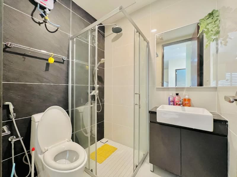 Condominium for Sale at Lovell @ Country Garden Danga Bay - Ivy Low - Bathroom - PropertyGuru.com.my