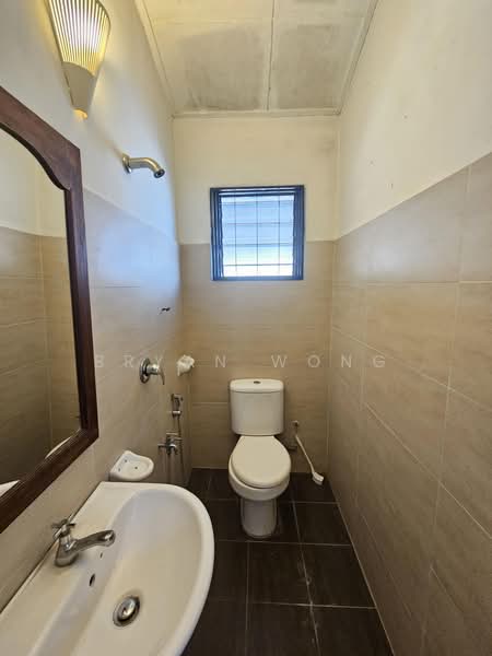 Rumah Teres 2 Tingkat untuk Dijual di Damansara Jaya (Petaling Jaya) - Bryan Wong - Bathroom - PropertyGuru.com.my