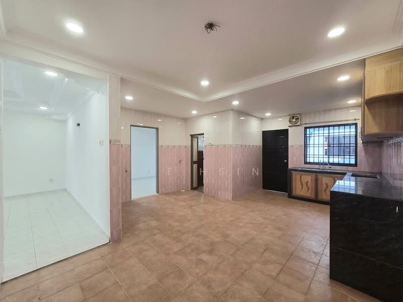 2-storey Terraced House for Sale in Bandar Indahpura (Kulai) - Yee Hsin - Kitchen - PropertyGuru.com.my