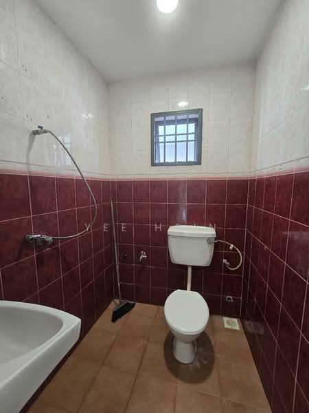 2-storey Terraced House for Sale in Bandar Indahpura (Kulai) - Yee Hsin - Bathroom - PropertyGuru.com.my