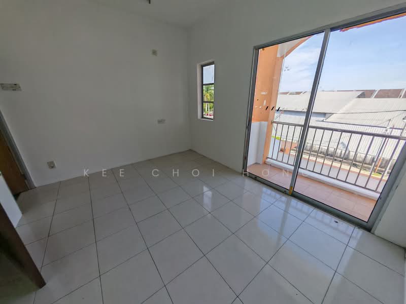 Rumah Berkembar untuk Dijual di Taman Terus Maju (Sitiawan) - Kee Choi Hong - Balcony - PropertyGuru.com.my