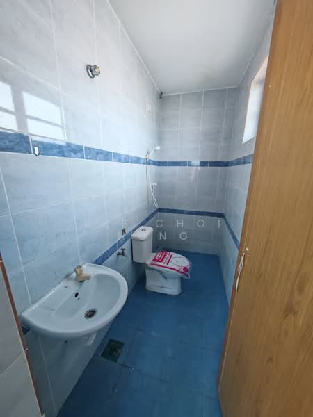 Rumah Berkembar untuk Dijual di Taman Terus Maju (Sitiawan) - Kee Choi Hong - Bathroom - PropertyGuru.com.my