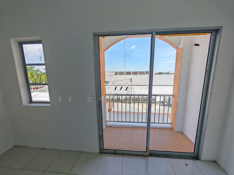 Rumah Berkembar untuk Dijual di Taman Terus Maju (Sitiawan) - Kee Choi Hong - Balcony - PropertyGuru.com.my