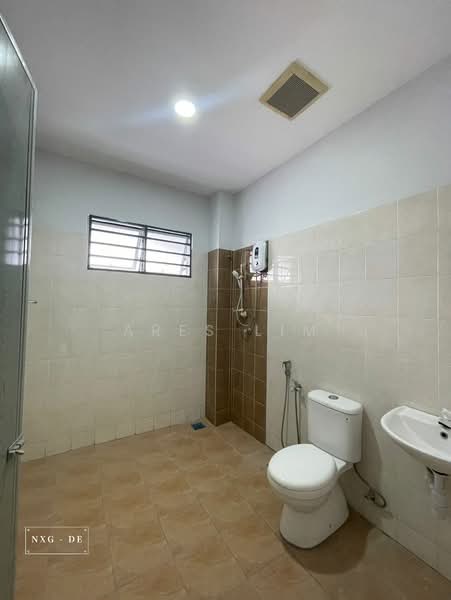 Rumah Teres 2 Tingkat untuk Disewa di Jenjarom (Selangor) - Ares Lim - Bathroom - PropertyGuru.com.my